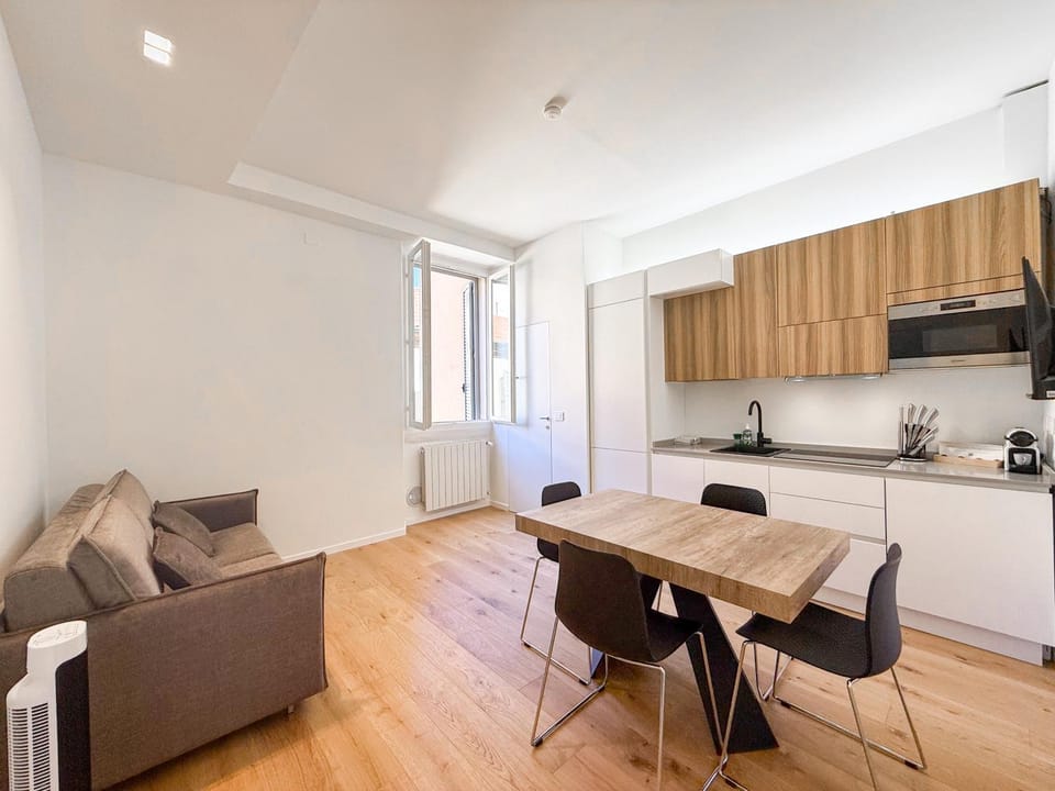 Kitchen or kitchenette, Living room, Seating area, Dining area, pet friendly, stove