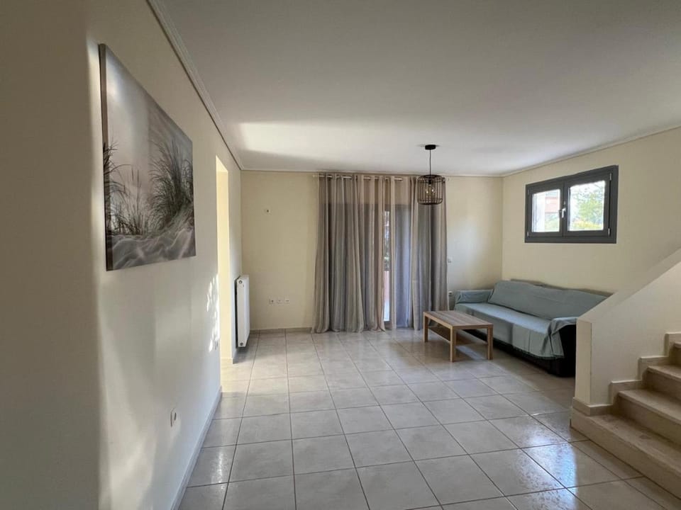 Bed, Living room, Photo of the whole room