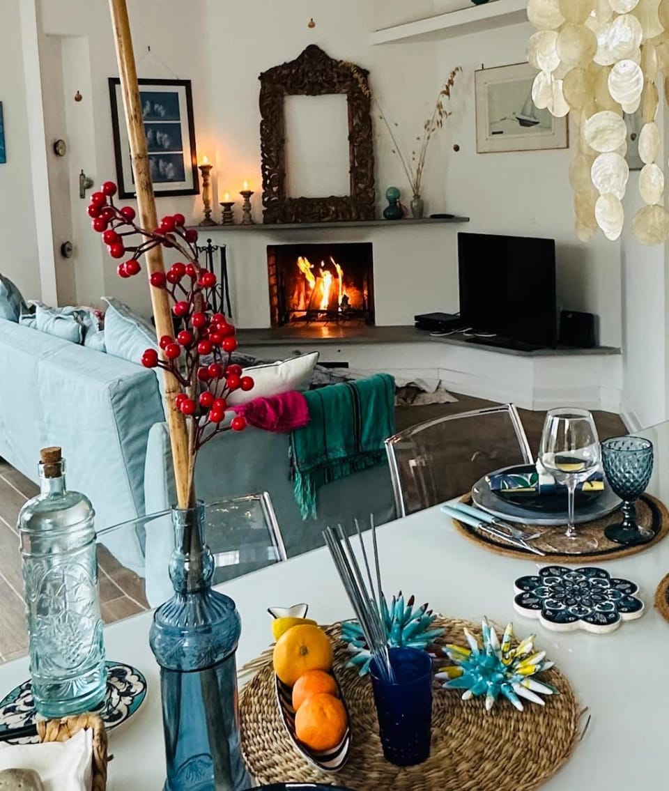 Living room, Dining area