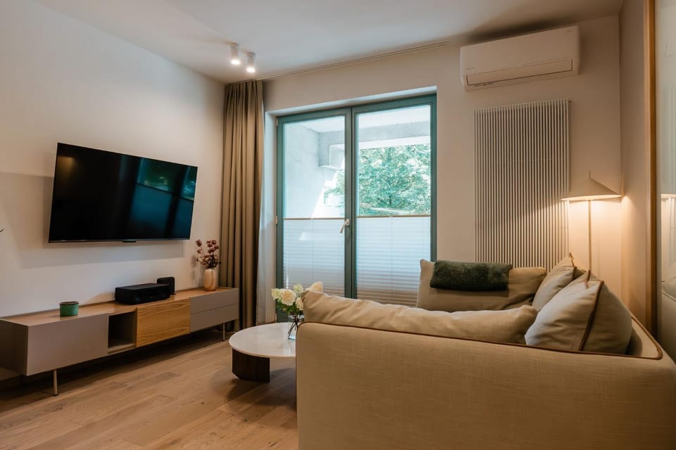 Communal lounge/ TV room, Seating area