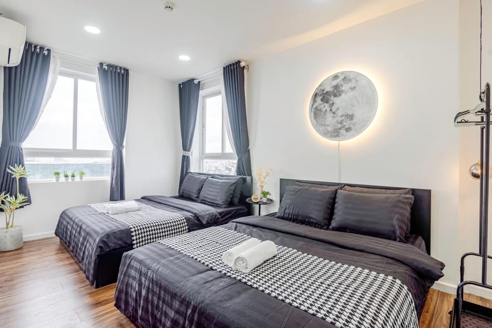 Bed, Bedroom, towels
