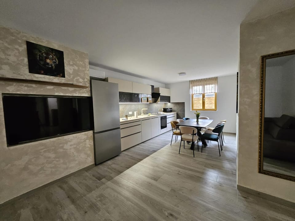 Kitchen or kitchenette, Living room, Seating area, Dining area, dishwasher, oven