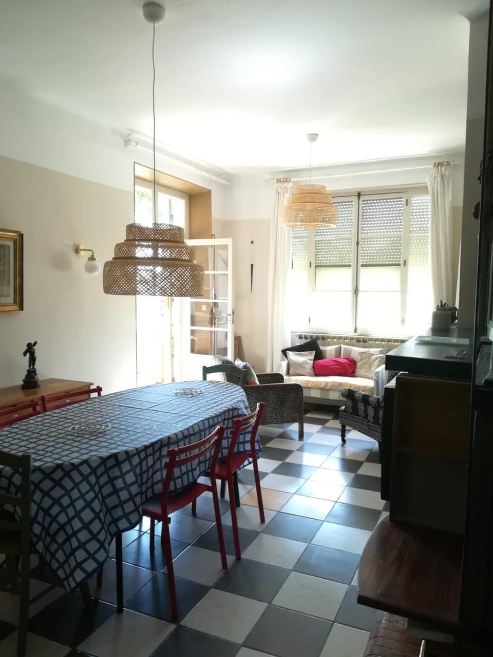 Seating area, Dining area