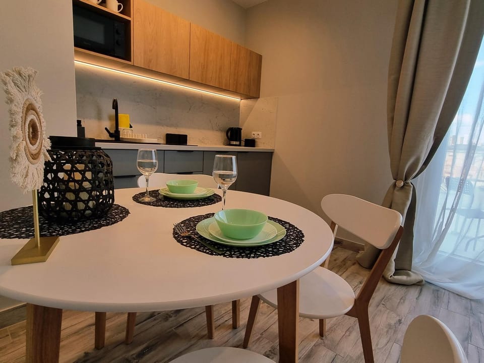 Coffee/tea facilities, View (from property/room), Kitchen or kitchenette, Seating area, Dining area, dishwasher, internet, towels