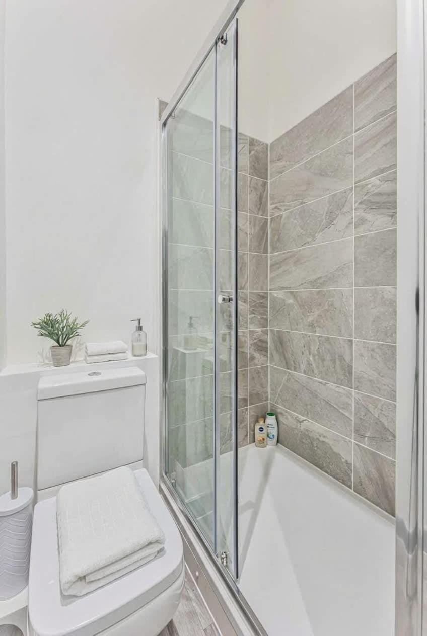 Modern & Cosy Budget 1 Bedroom Flat in Dudley Apartment in Stourbridge