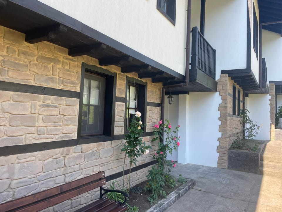 Property building, Day