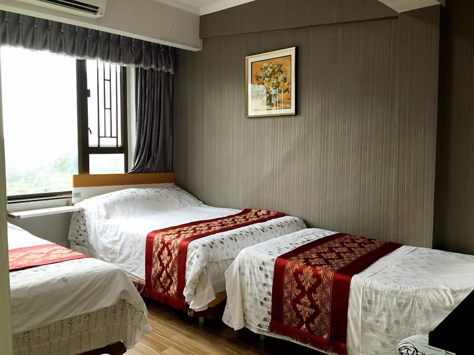 Bed, Photo of the whole room, Bedroom, air conditioner