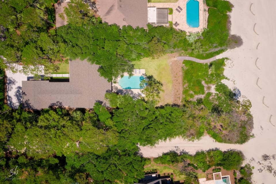 Bird's eye view, Swimming pool