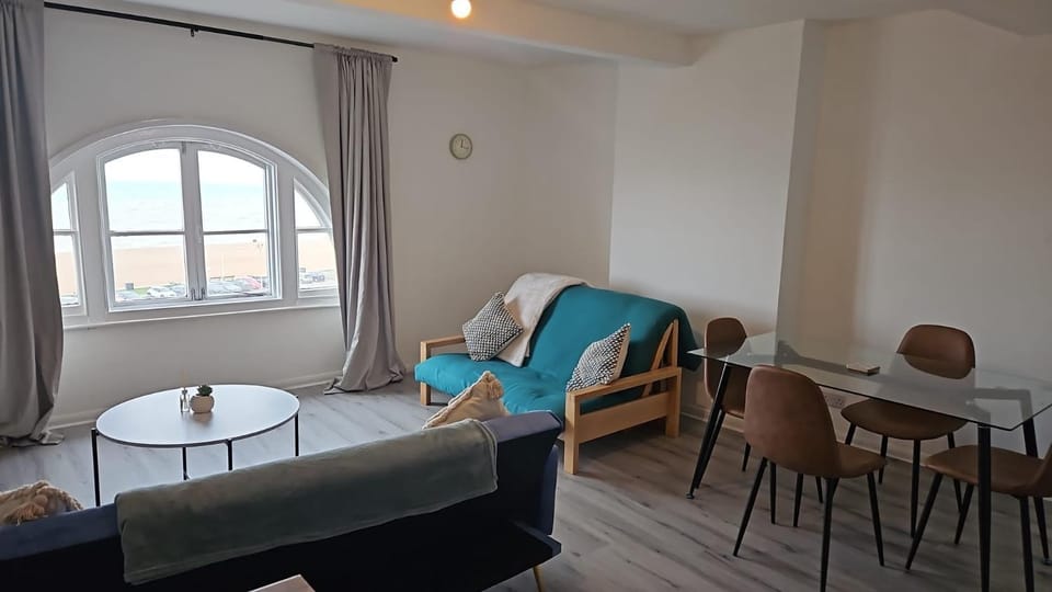 Sea view two bedroom apartment Apartment in Hastings