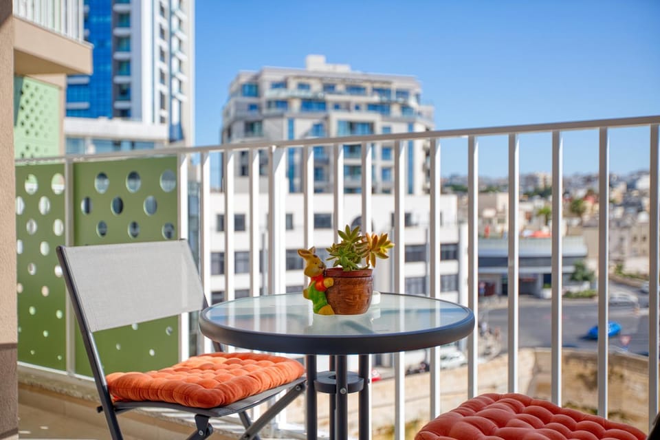 Property building, View (from property/room), Balcony/Terrace