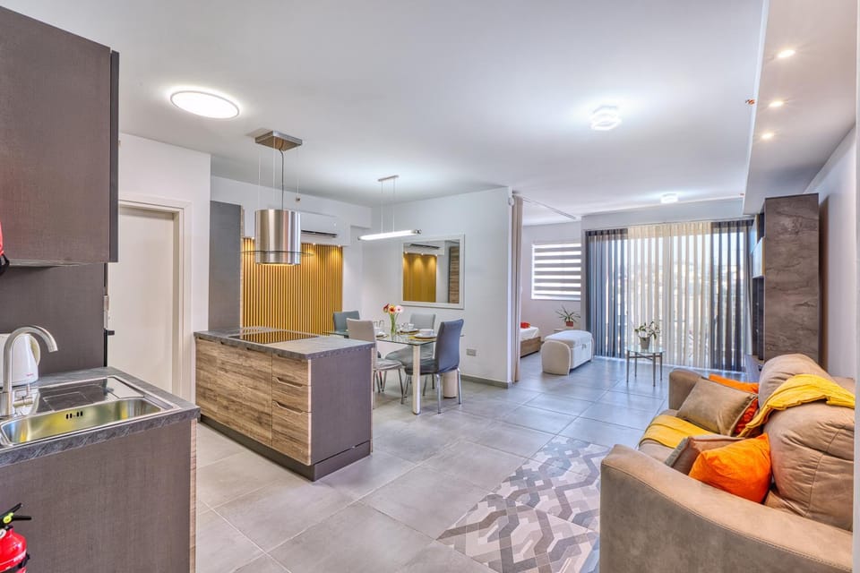 Kitchen or kitchenette, Living room