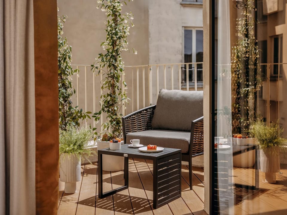 Day, Balcony/Terrace, Seating area