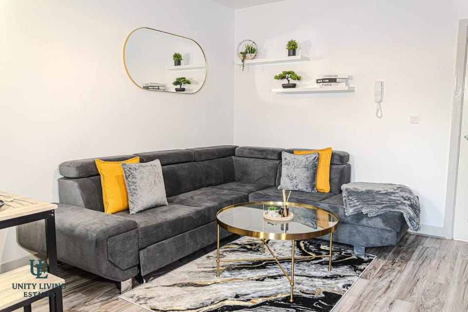 The Modern Suite 1BR Apartment Near Etihad Stadium & Coop Live Apartment in Manchester