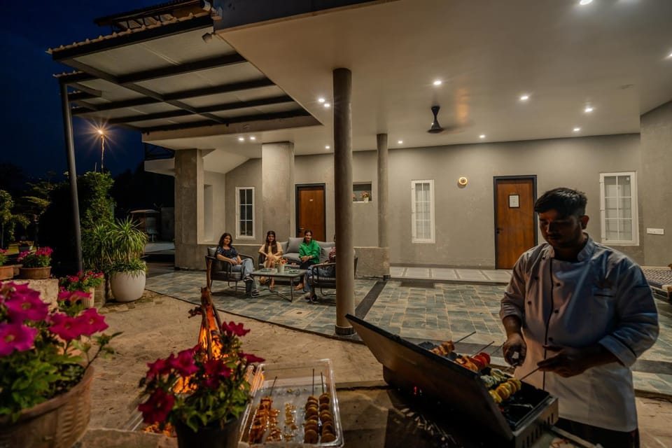 Night, BBQ facilities, Food and drinks