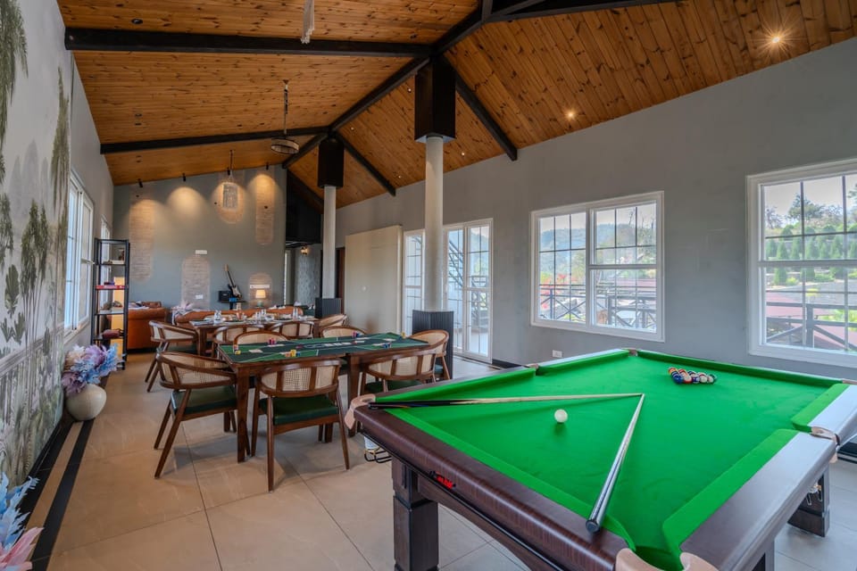 Billiard, Game Room, Living room