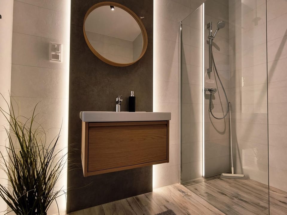 Shower, Toilet, Bathroom, towels, towels