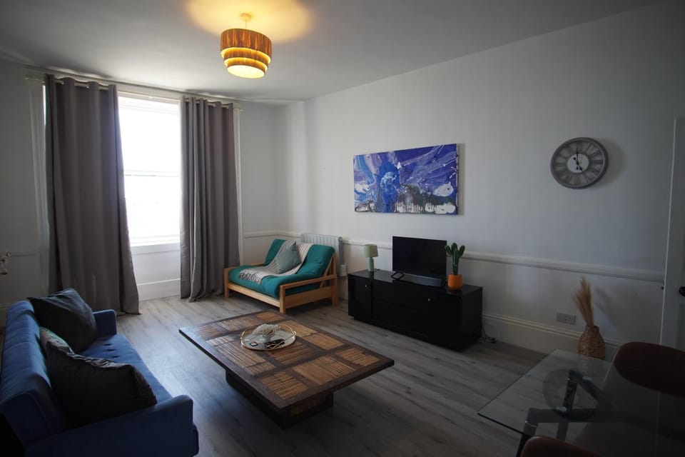 Ground floor sea view flat Hastings Apartment in Hastings