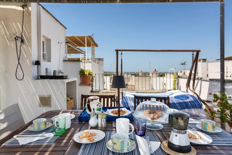 Patio, Dining area