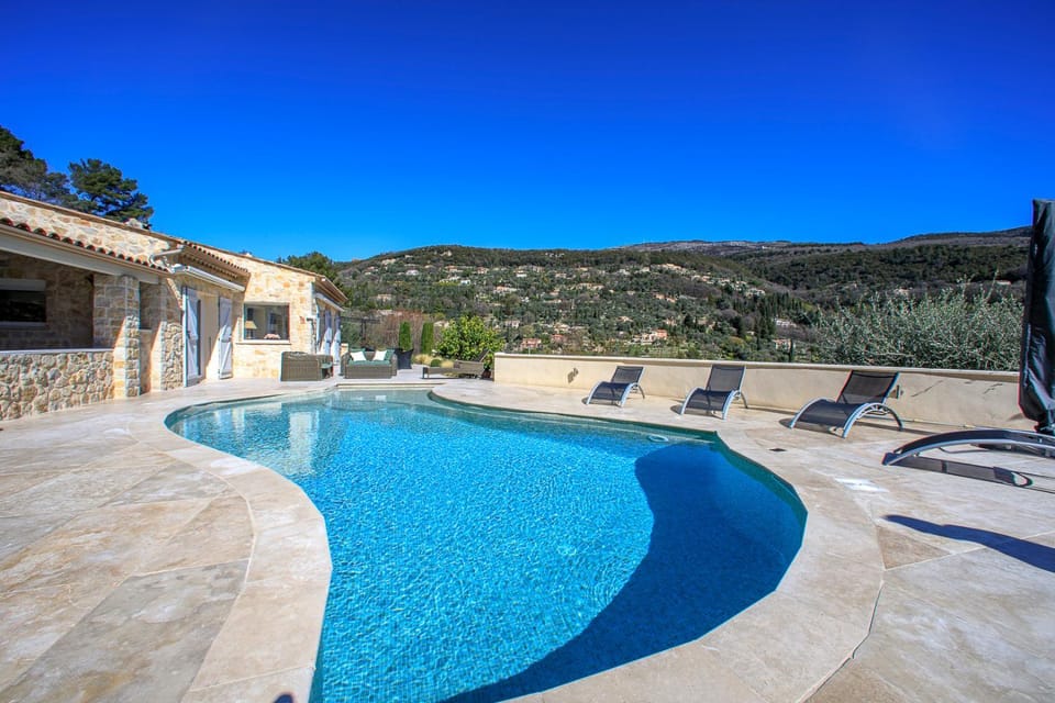 Balcony/Terrace, Mountain view, Swimming pool, Swimming pool, sunbed