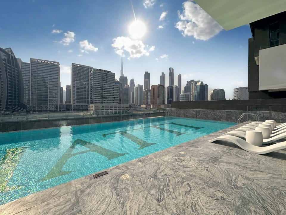 Skyline Views Chic 1BR with Canal Vibes Apartment in Dubai