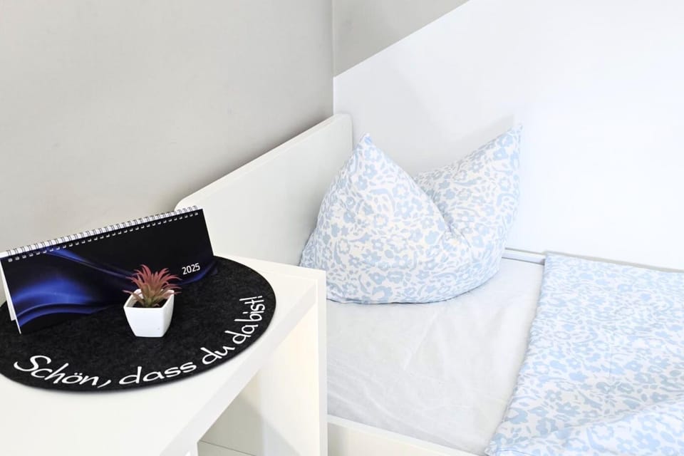 Bed, Living room, Bedroom