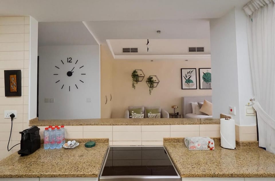 Kitchen or kitchenette, Seating area, Dining area