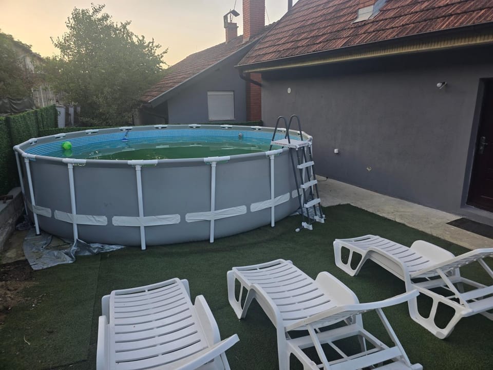 Zuto brdo Batinac Apartment in Serbia
