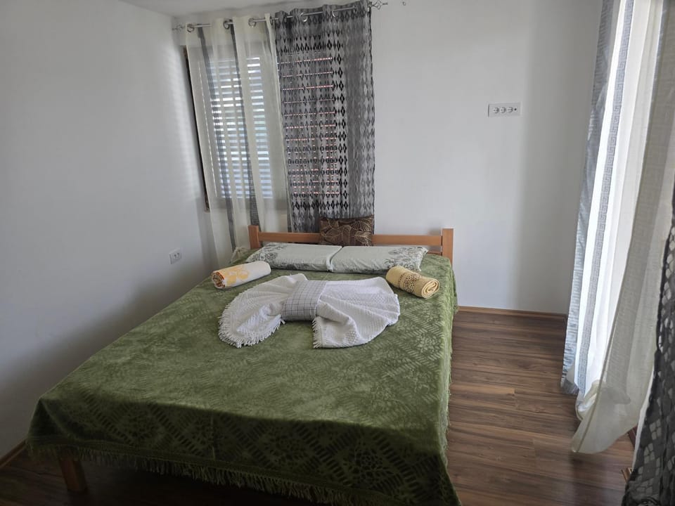 Zuto brdo Batinac Apartment in Serbia