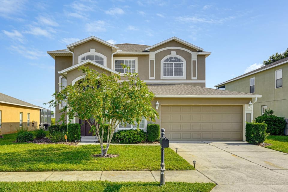 Pool, Games + Family Fun! Davenport Home by Disney House in Four Corners