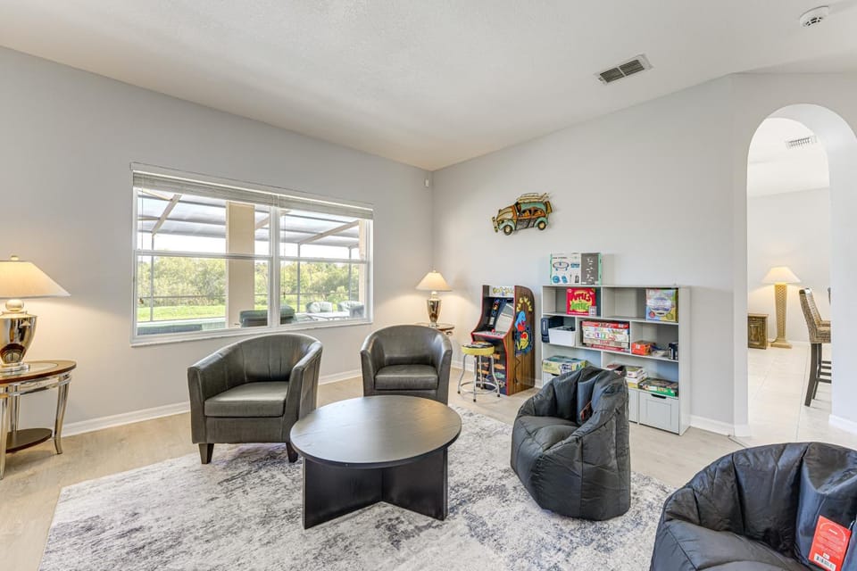 Pool, Games + Family Fun! Davenport Home by Disney House in Four Corners