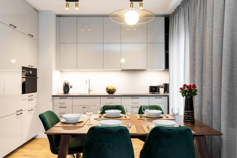 Dining area, kitchen