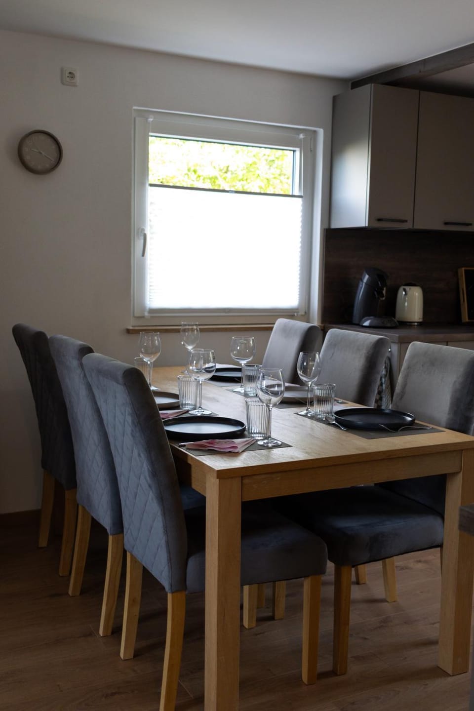 Seating area, Dining area