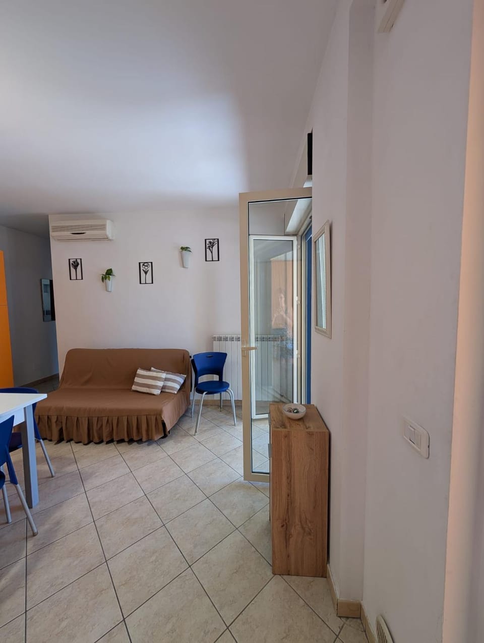 Living room, Dining area, kitchen