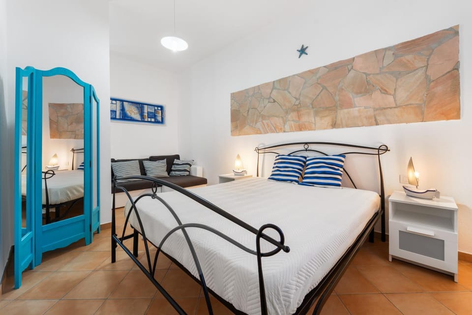 Property building, Living room, Bedroom