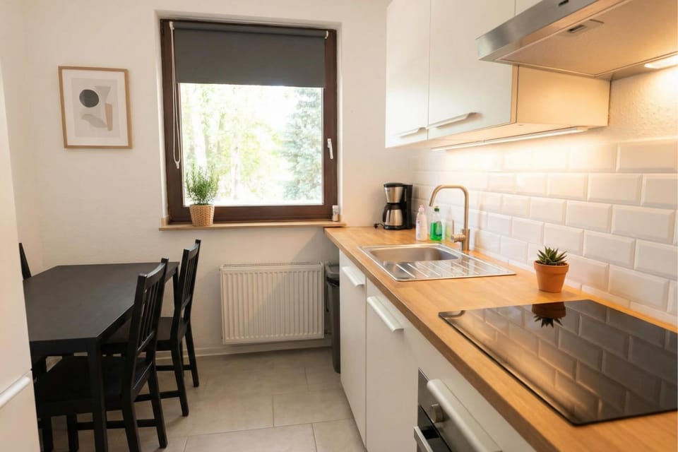 Dining area, kitchen