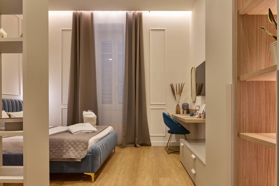 Bed, TV and multimedia, Living room, Photo of the whole room, Seating area, Bedroom, towels