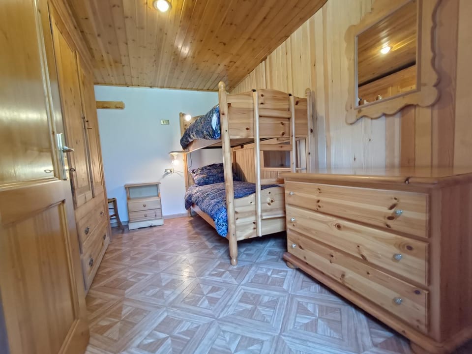Bedroom, bunk bed, wardrobe