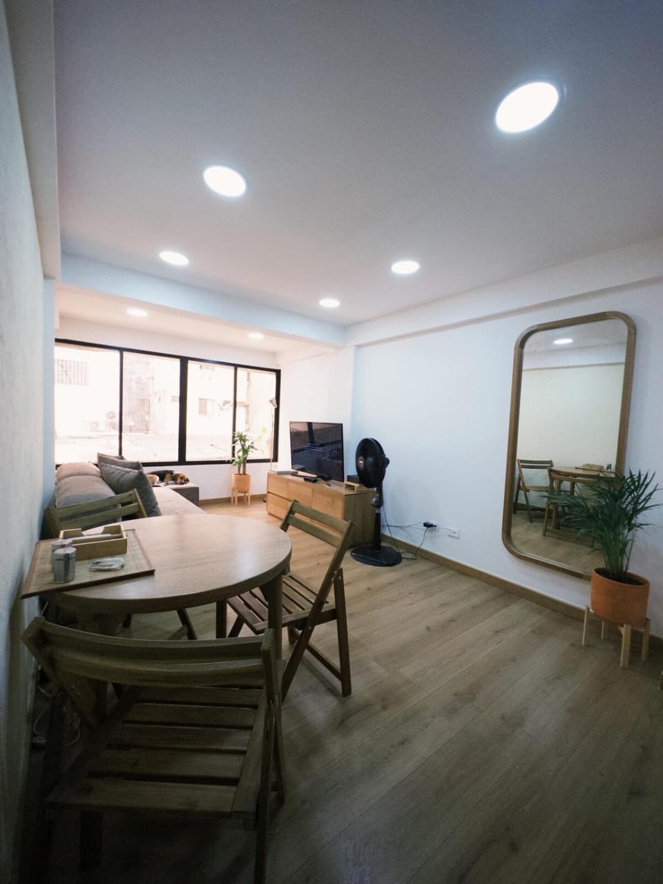 Living room, Dining area