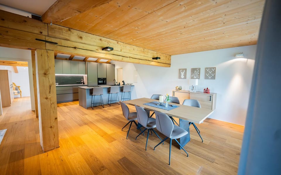 Dining area, kitchen