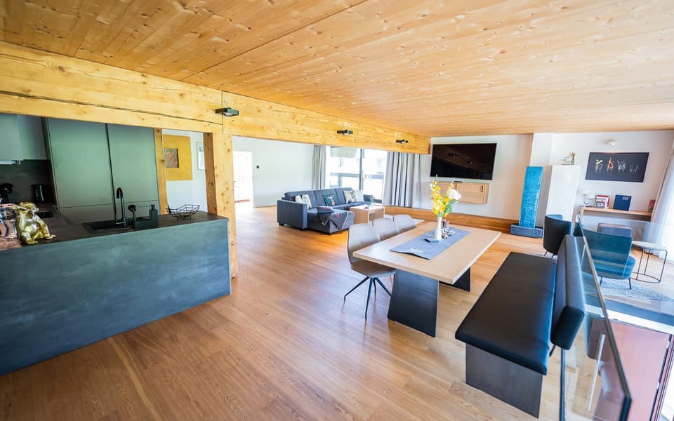 Living room, Dining area, kitchen