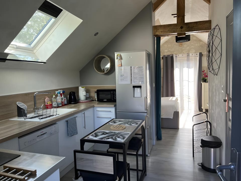 Property building, Kitchen or kitchenette, Living room