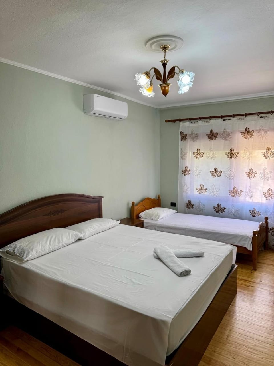 Bed, Bedroom, towels, air conditioner