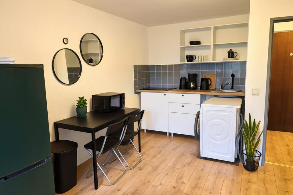 Kitchen or kitchenette, kitchen
