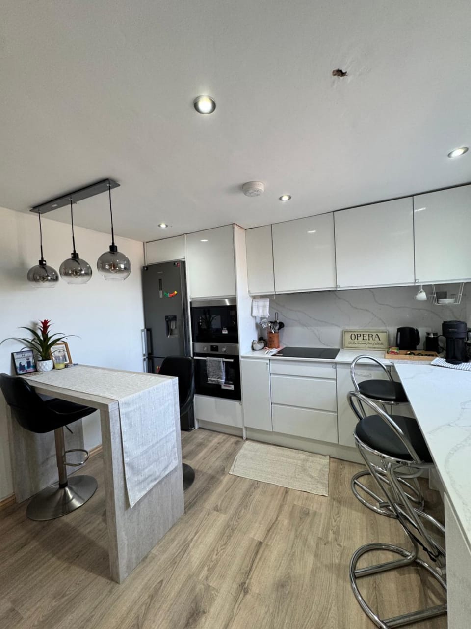 Kitchen or kitchenette, Dining area, oven, pet friendly, stove, toaster