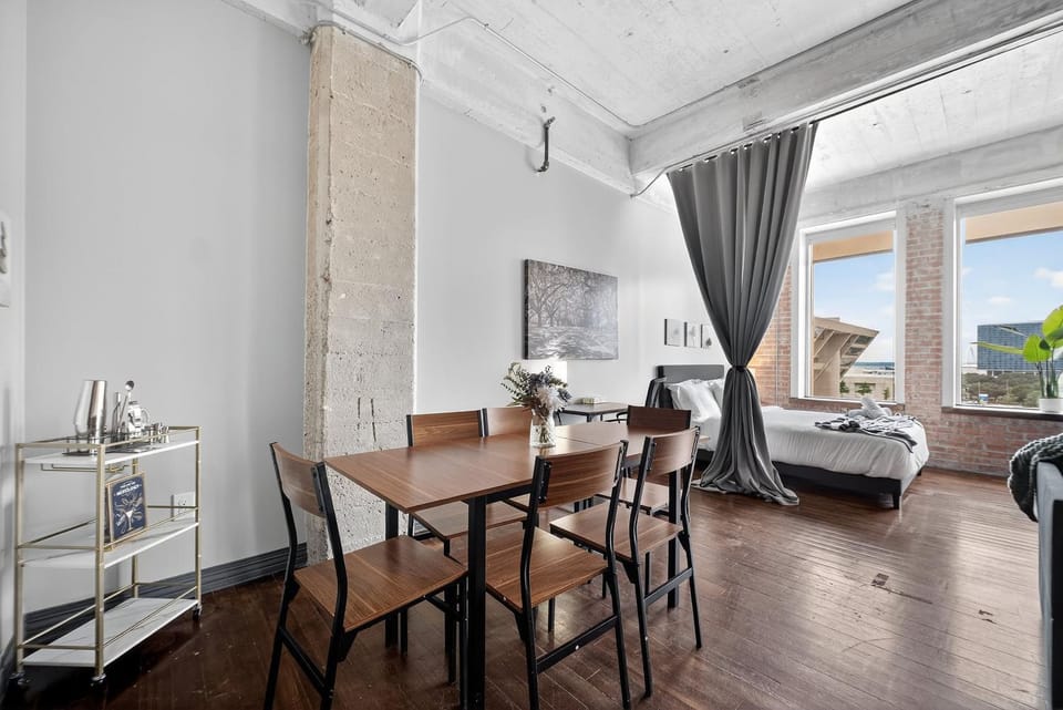 Central Dallas Apartment | Pool + Downtown Views Apartment in Dallas
