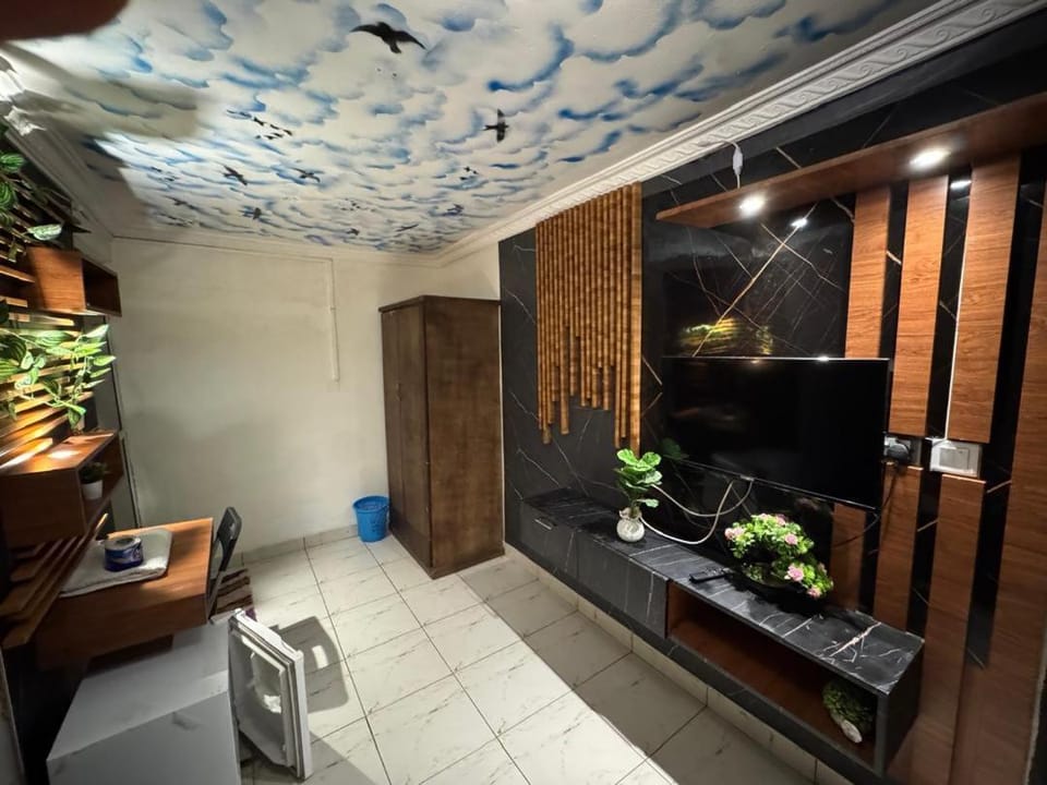 Direct Humez Bed and Breakfast in Accra