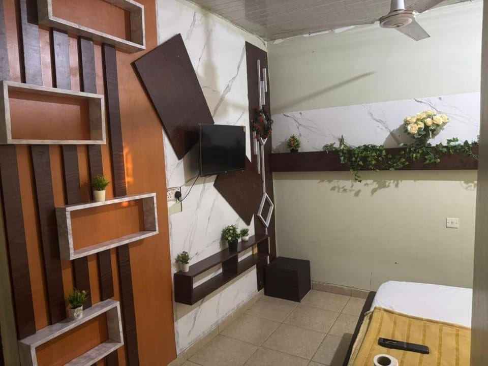 Direct Humez Bed and Breakfast in Accra