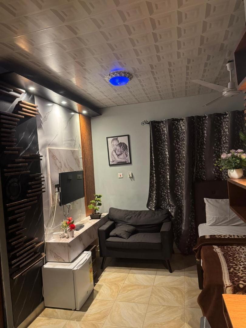 Direct Humez Bed and Breakfast in Accra