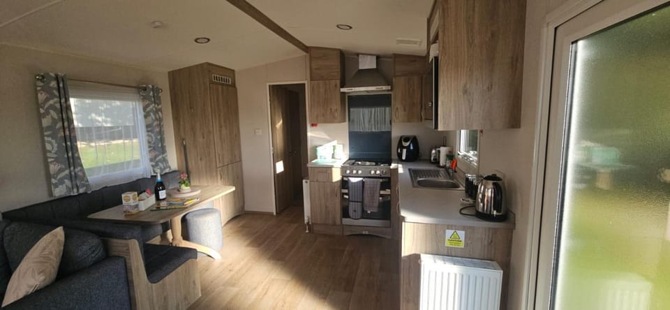 Emma & Simon's peaceful hideaway Retreat House in England