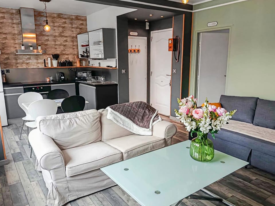 Coffee/tea facilities, Living room, Seating area, Dining area, Parking, dishwasher, oven, pet friendly, stove, kitchen